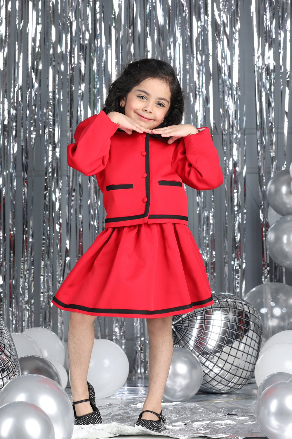 2 Piece Set With Black Detailimng