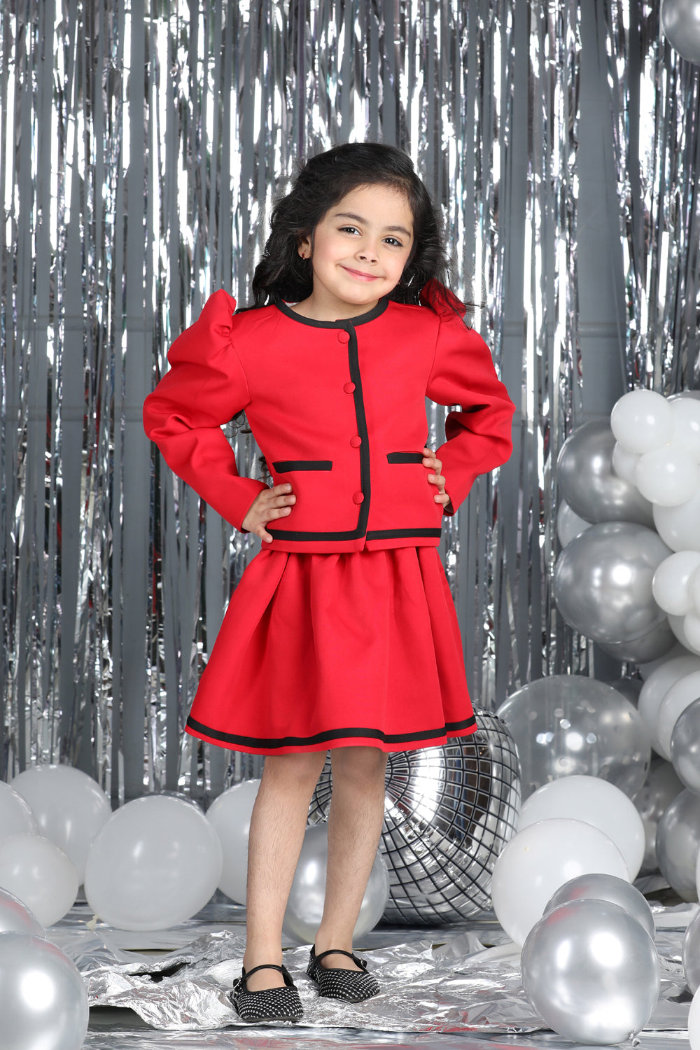 2 Piece Set With Black Detailimng