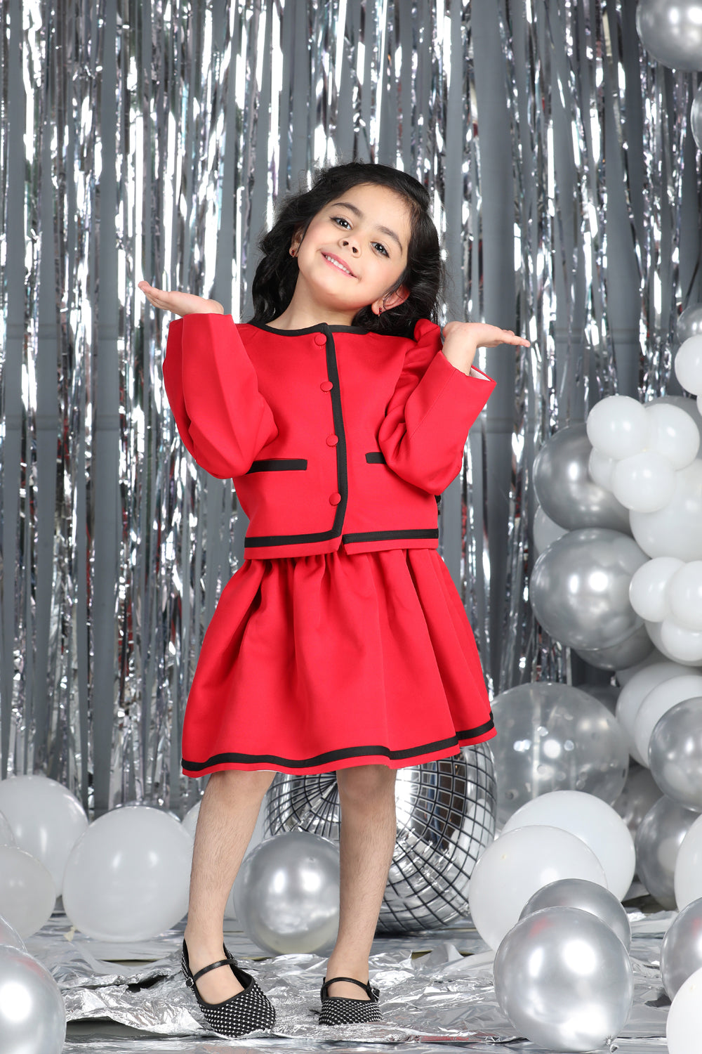 2 Piece Set With Black Detailimng