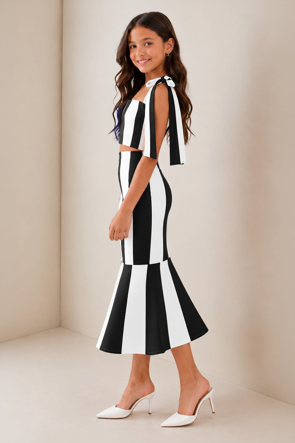 Two Piece Set Featuring Crop Top With Stylish Shoulder Tie Ups Paired With Fish Cut Skirt