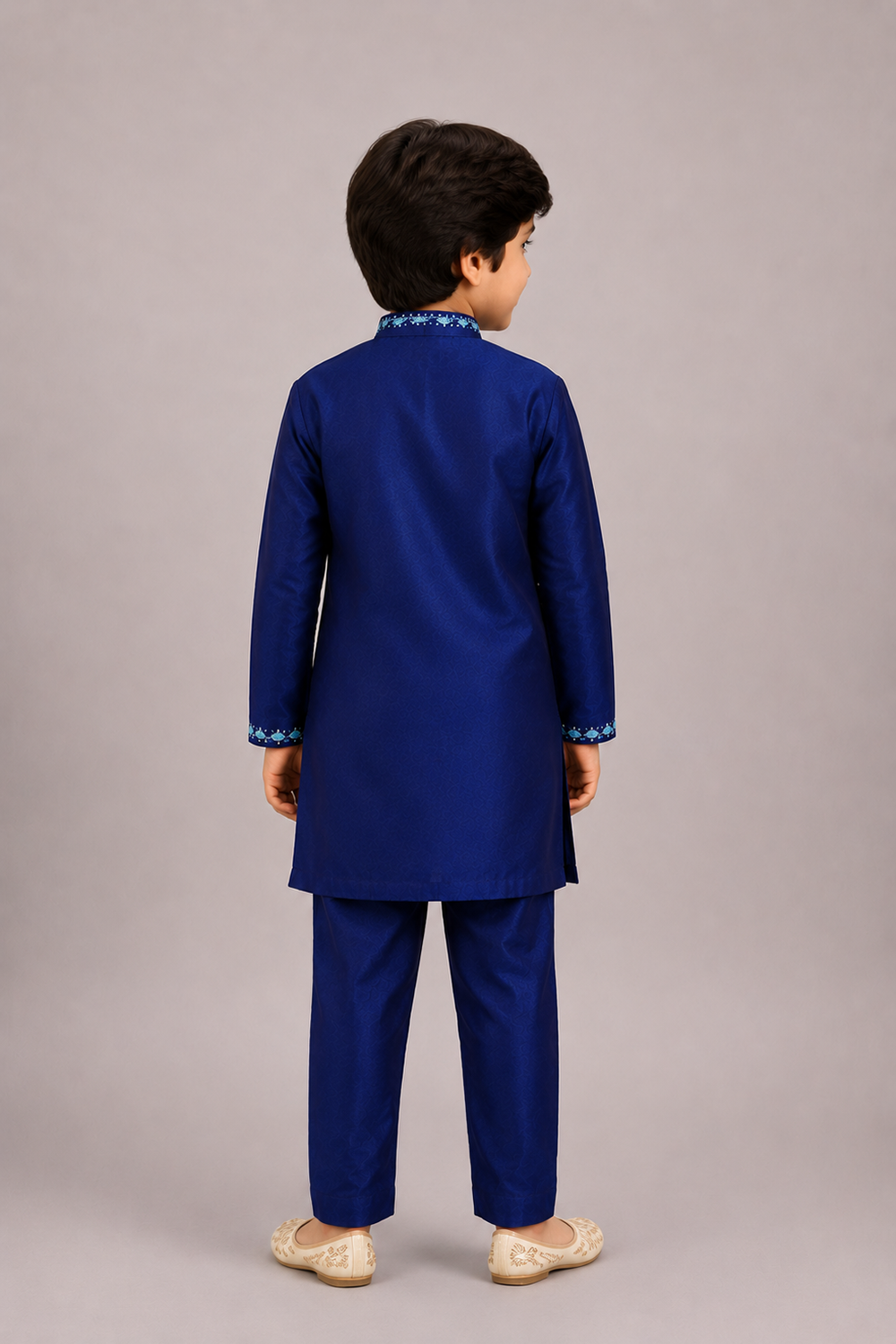 A Regal Navy Blue Kurta Set With Floral Embroidery